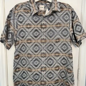 Men’s Size M short sleeve button up Rowm shirt